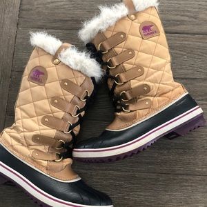 Sorel Snow Boots with fur